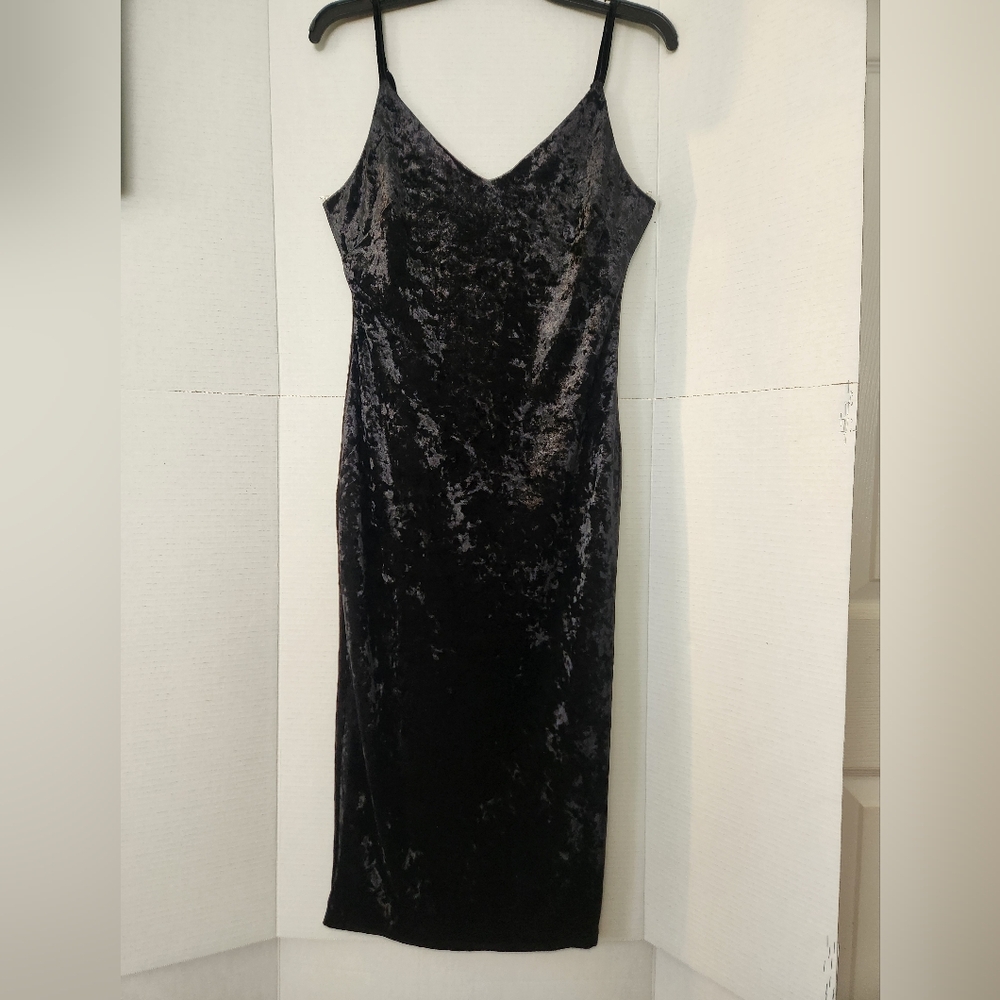 Velvet Dress Women's Size Large Black with Spaghetti Straps Midi Fitted
